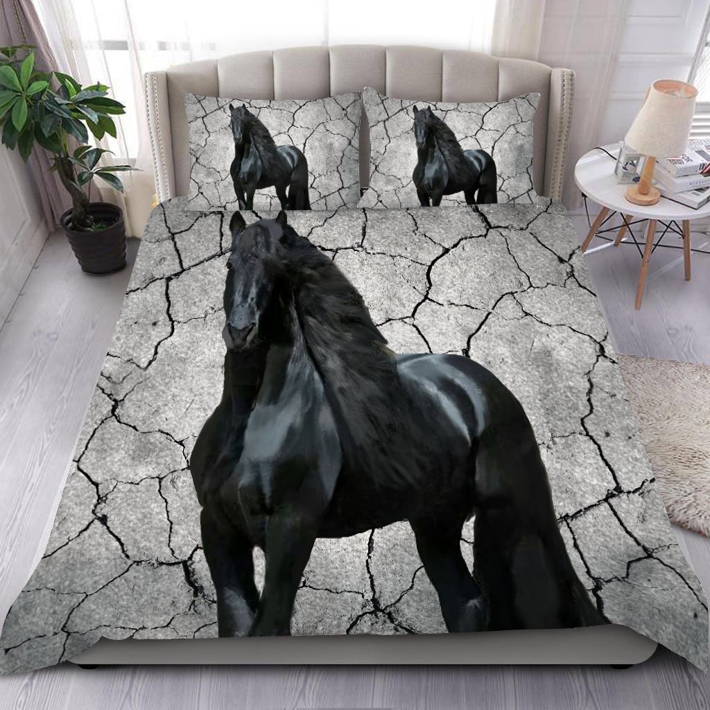 Black horse bedding for horse lover