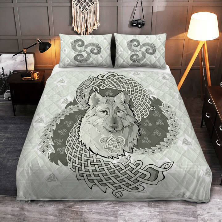 Legendary wolf viking quilt set