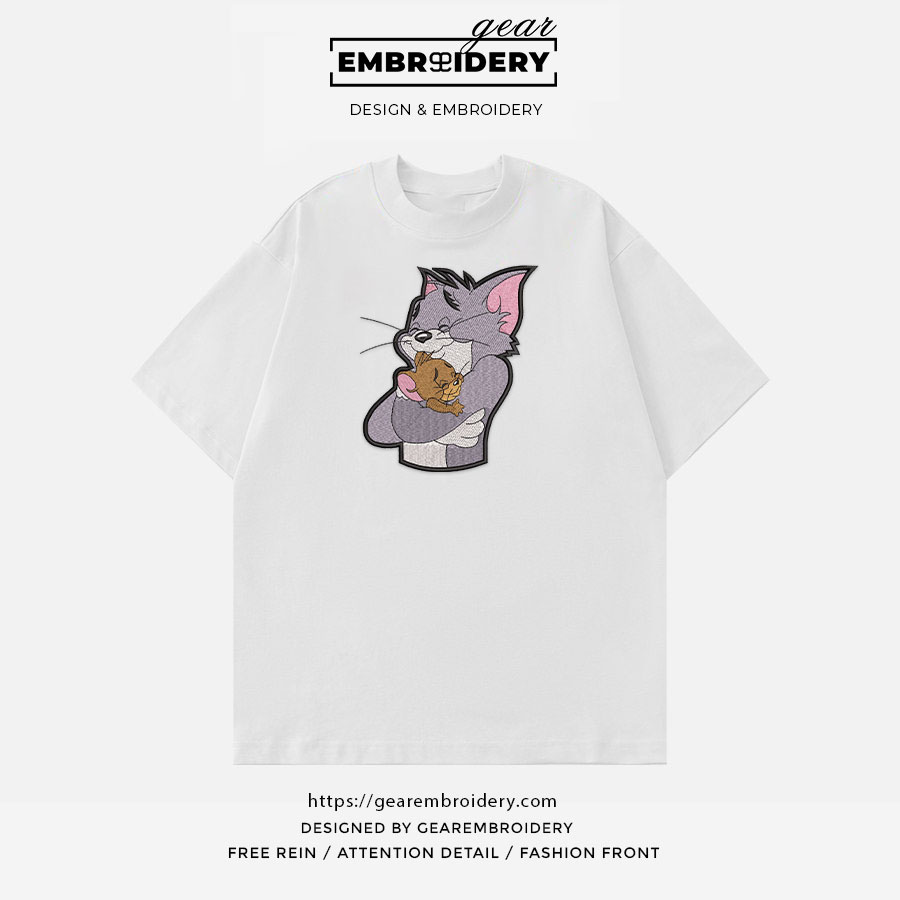 Tom hugs jerry Tom & Jerry Personalized Embroidered T Shirt Sweatshirt Hoodie Clothing TJ007