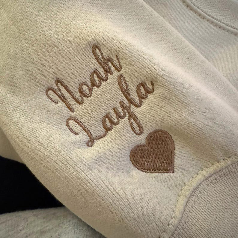 Custom Mama Embroidered Sweatshirt, Mama Sweatshirt, Personalized Mom Embroidered Sweatshirt, Pregnancy Announcement, Mother's day ideal Gift