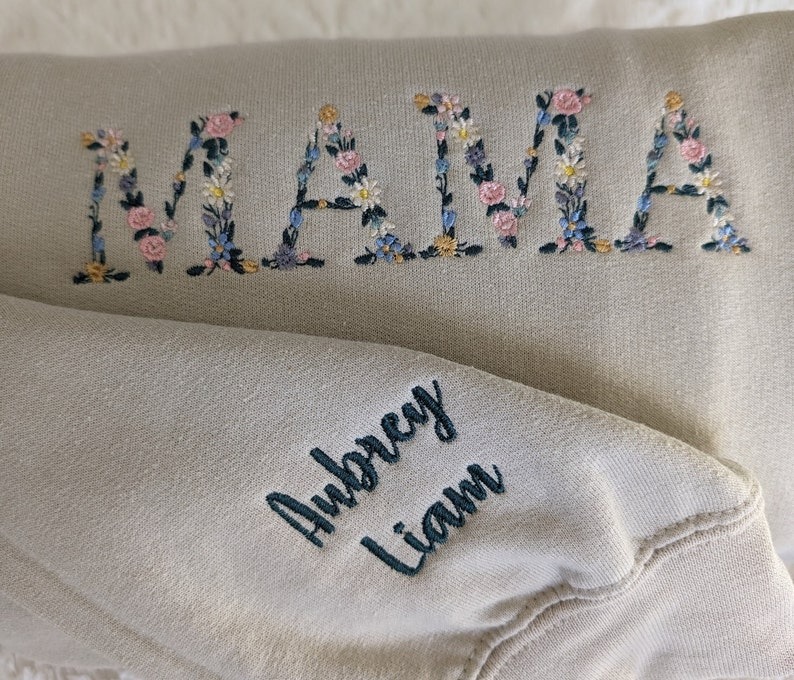 Personalized Floral Mama Embroidered Sweatshirt, Personalized Sleeve, Mama Floral Sweatshirt, Embroidered, Mother's Day ideal Gift