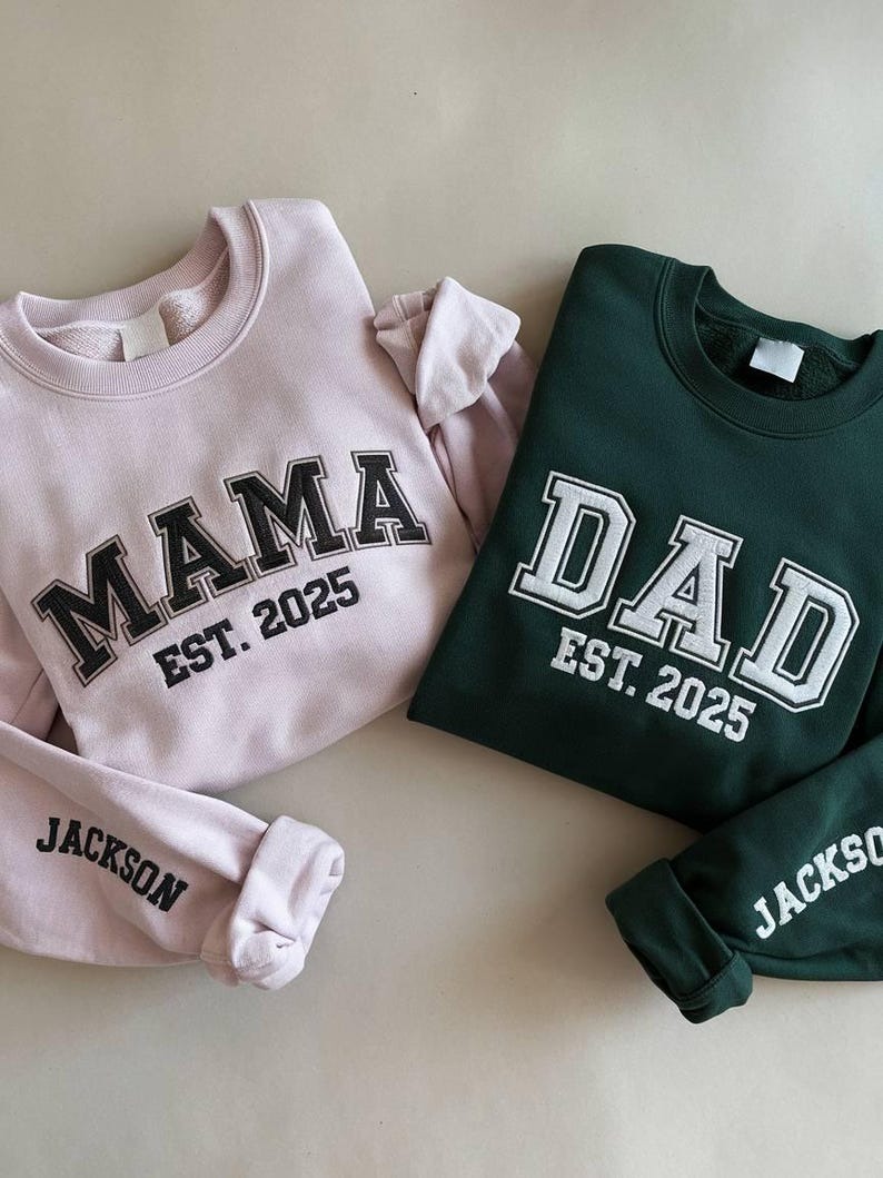 Personalized Mama & Dad Embroidered Sweatshirt, Custom Embroidery Sweatshirt, Matching New Mom and Dad Outfit Gift, Mother day, Father's Day