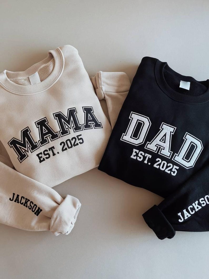 Personalized Mama & Dad Embroidered Sweatshirt, Custom Embroidery Sweatshirt, Matching New Mom and Dad Outfit Gift, Mother day, Father's Day